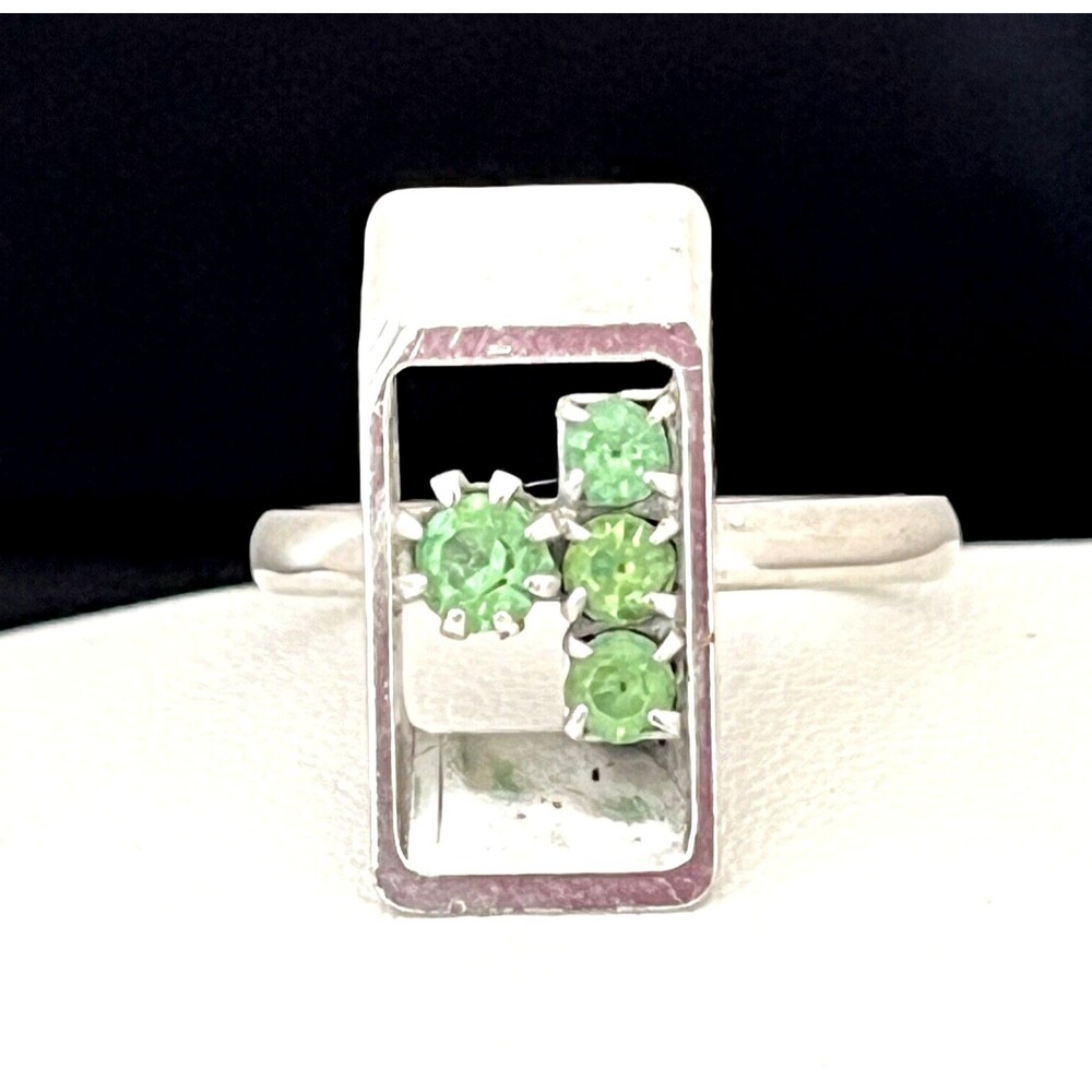 Vintage 1960s Cocktail Ring Mid Century Modern Green Rhinestone Silver Tone - 4I